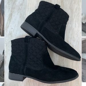 BC Footwear Black Quilt Ankle booties